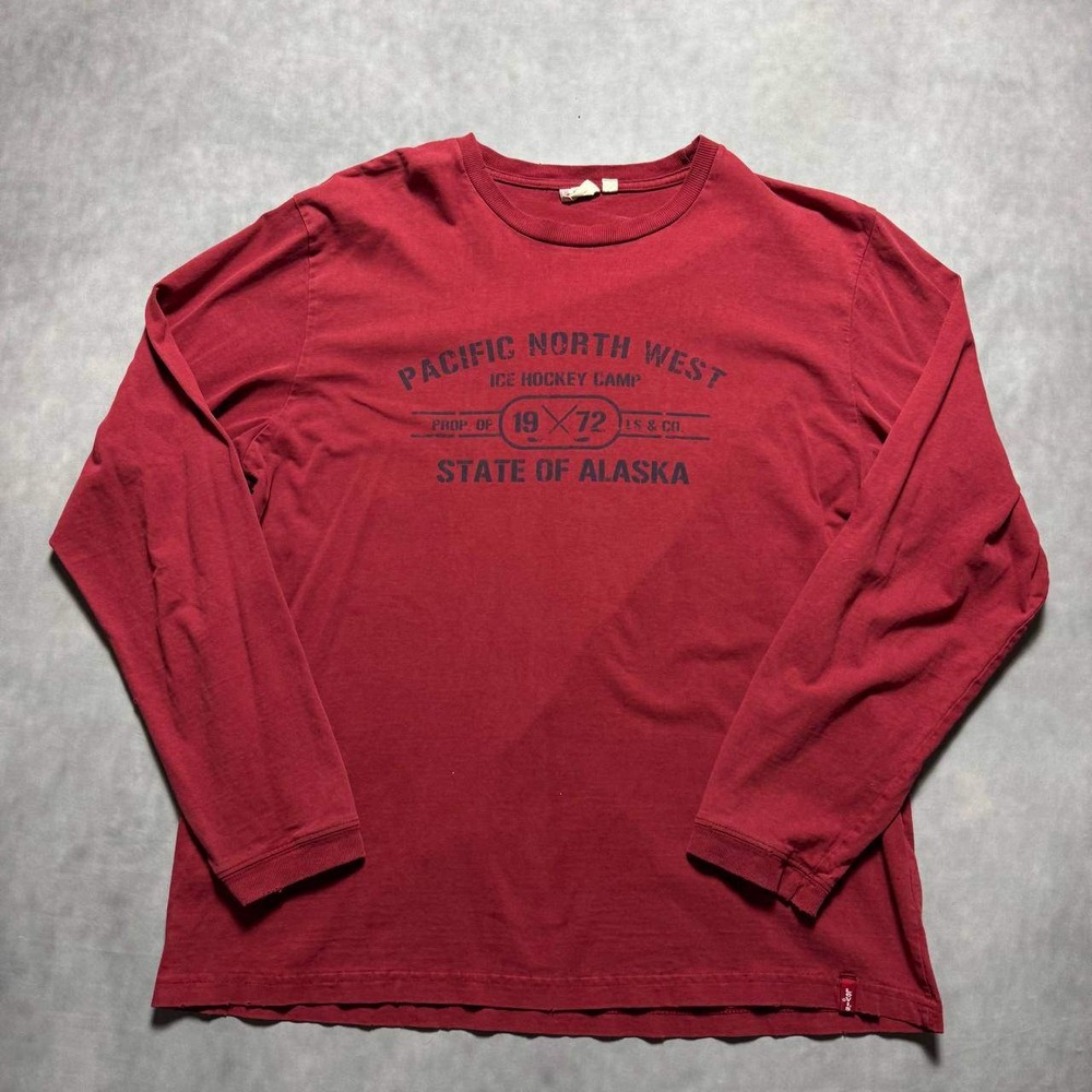 Levi's Long Sleeve Graphic T-Shirt Mens L Red Excellent Alaska Hockey 1972